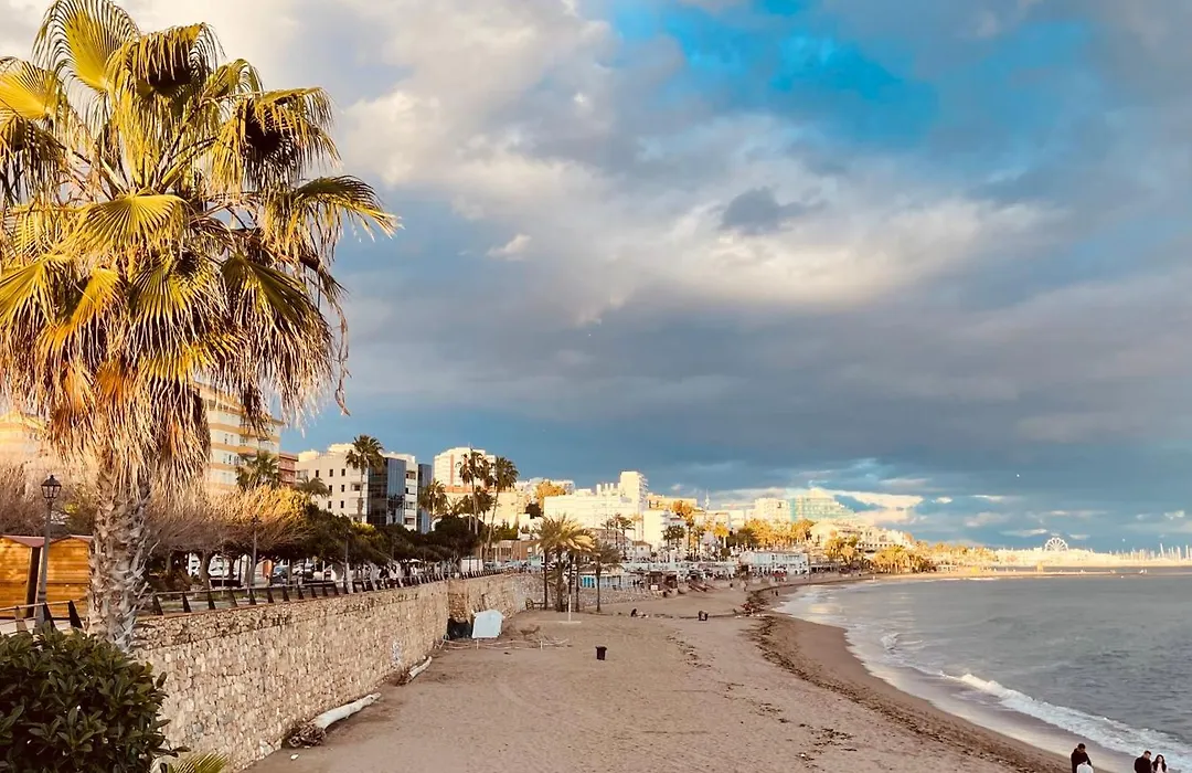 Benalmadena ,apartamento-Estudio primera Línea de Playa-1